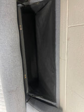 Charger l'image dans la galerie, 193 - Queen Grey Platform With HeadBoard Storage  *Floor Model*